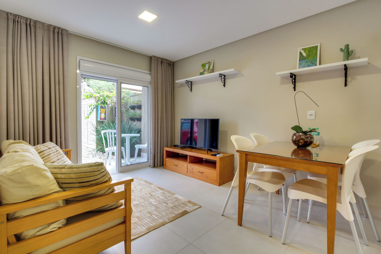 Others 5, Residencial Casa Flora, Bombinhas