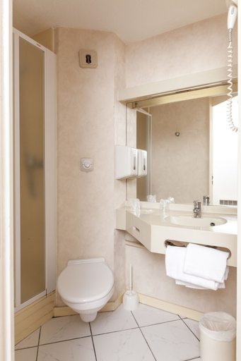 Bathroom 4, Arras Hotel, Pas-de-Calais