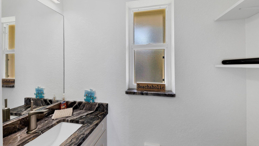 Bathroom 4, 3248 Tripoli Boulevard, Charlotte