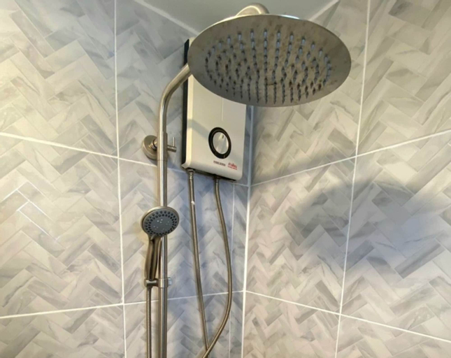 Bathroom 18