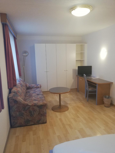 Bedroom 2, Hotel Das Zentrum, Imst