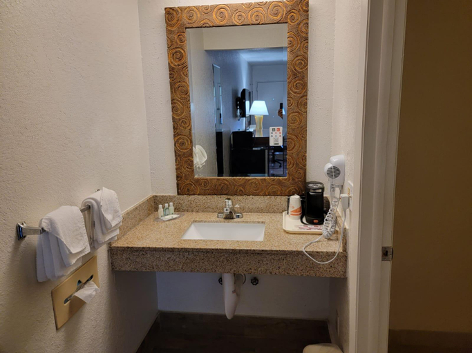 Bathroom 11