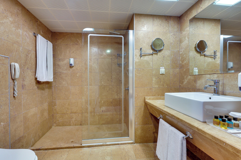 Bathroom 5, Faros Premium Beach Hotel, Marmaris