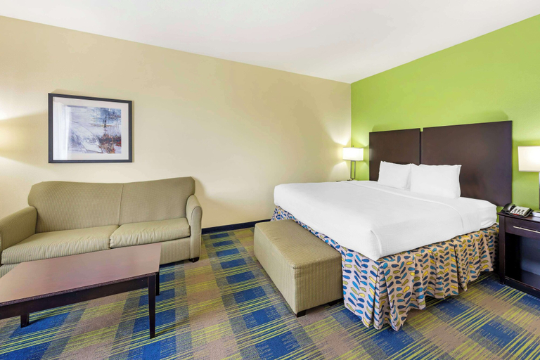 Bedroom 3, Best Western Plus Pratt, Pratt