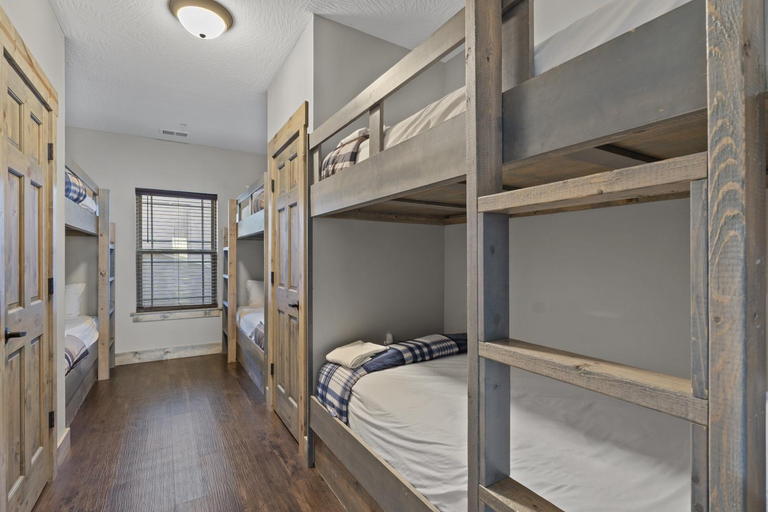 Others 2, CC280- Lakefront Haven, Taney