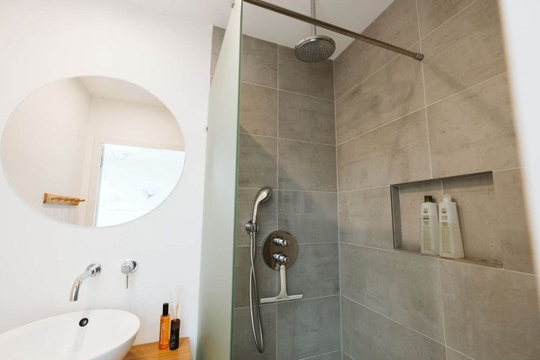 Bathroom 4, Beach House De Lichtboei 10 Minutes From the Beach, Goedereede