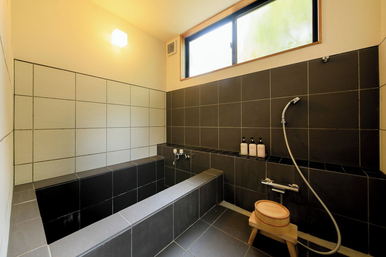 Bathroom 5, Arai Ryokan, Izu