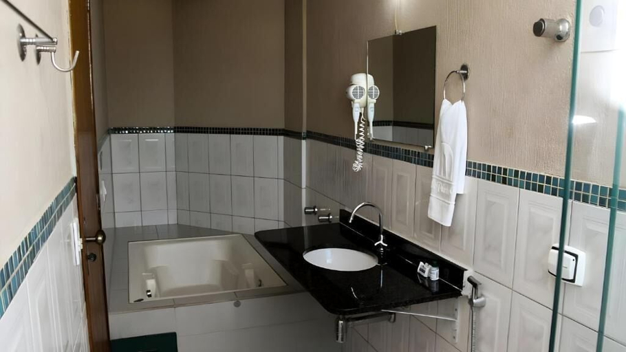 Bathroom 4, Nobile Plaza Hotel, Brasília