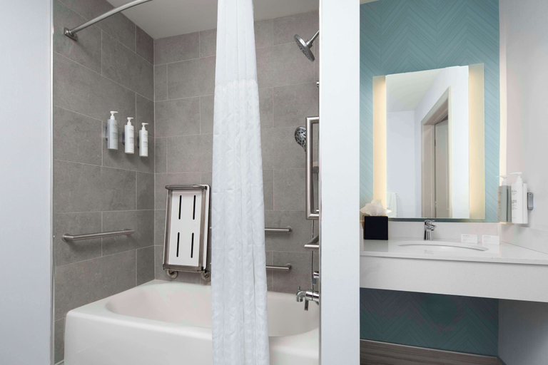 Bathroom 4, Hilton Garden Inn Kennett Square, Chester