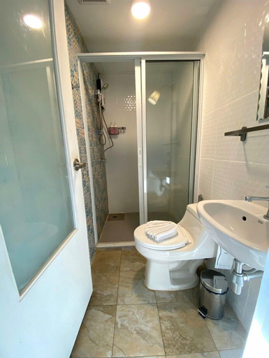 Bathroom 23