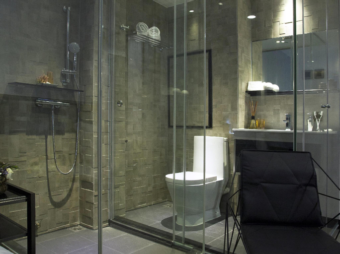 Bathroom 8