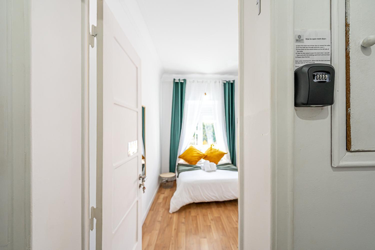 Bedroom 2, April Square Guesthouse by Lisbon with Sintra, Amadora