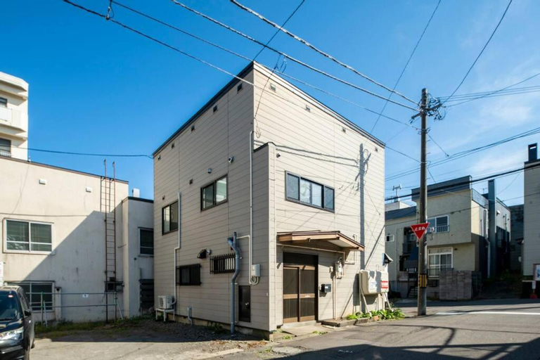 Exterior 8