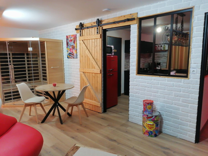 Others 5, Maison Deco Pop Et Chaleureuse Avec Spa, Sauna, Pas-de-Calais
