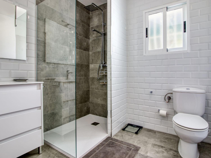Bathroom 3, Villa Bellvue by Interhome, Valencia