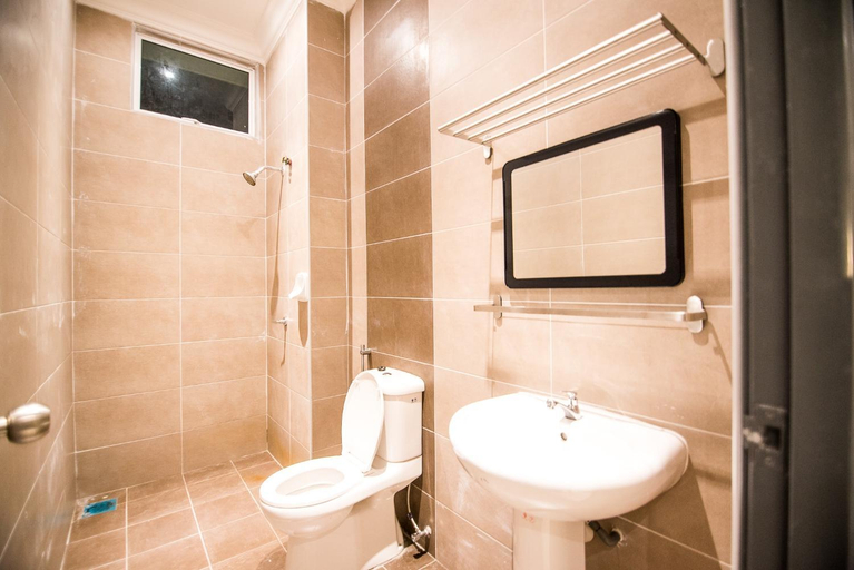 Bathroom 4, The Duyong Dream, Malacca City