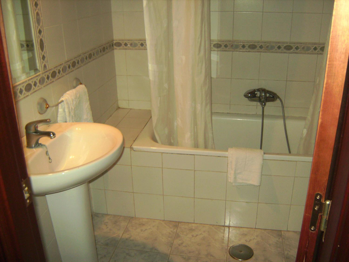 Bathroom 2, Hostal El Poligono, Córdoba