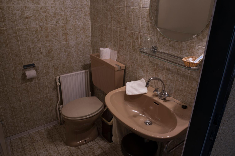 Bathroom 3, Hotel de Lindeboom, Winterswijk
