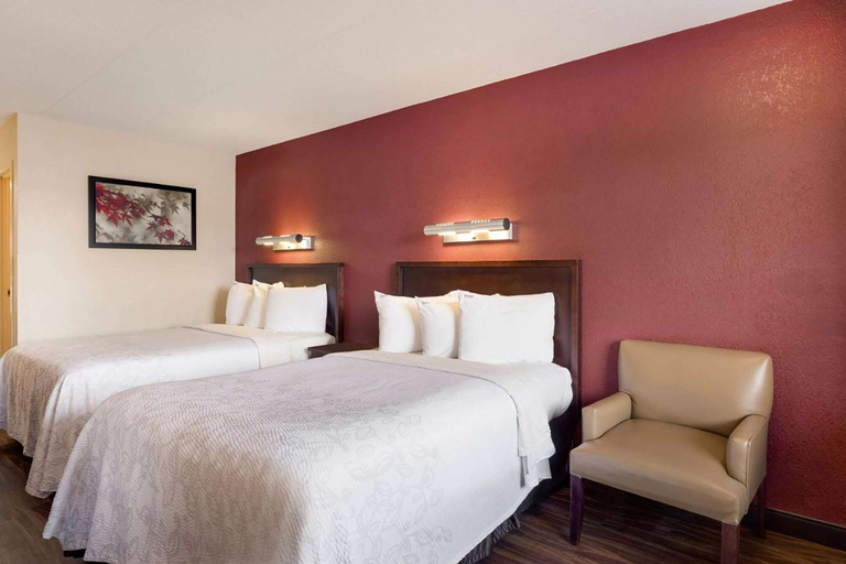 Bedroom 3, Super 8 by Wyndham Deerfield/Northbrook, Cook