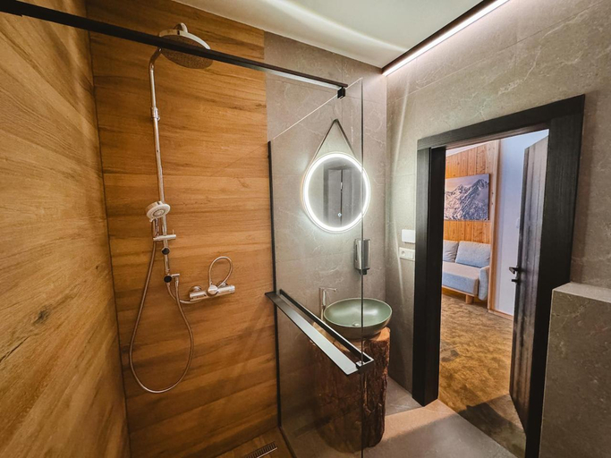 Bathroom 3, Horska Chata pod Soliskom, Poprad