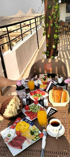 Food & Drinks 4, Pyramids High View Inn, Unorganized in Al Jizah