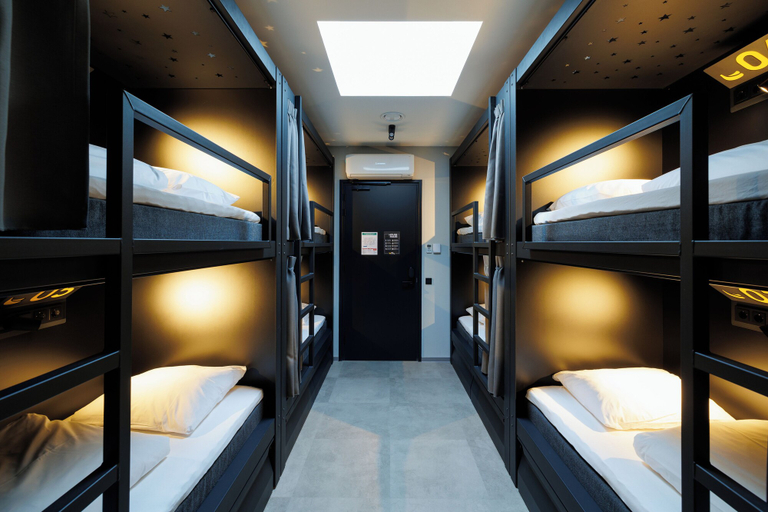 Bedroom, Little Monkey Hostel, Enschede