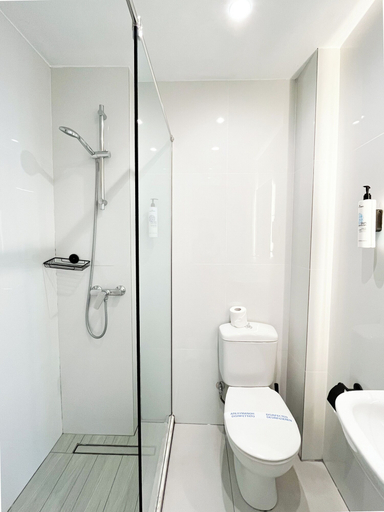 Bathroom 5, Athens Studios, Attica