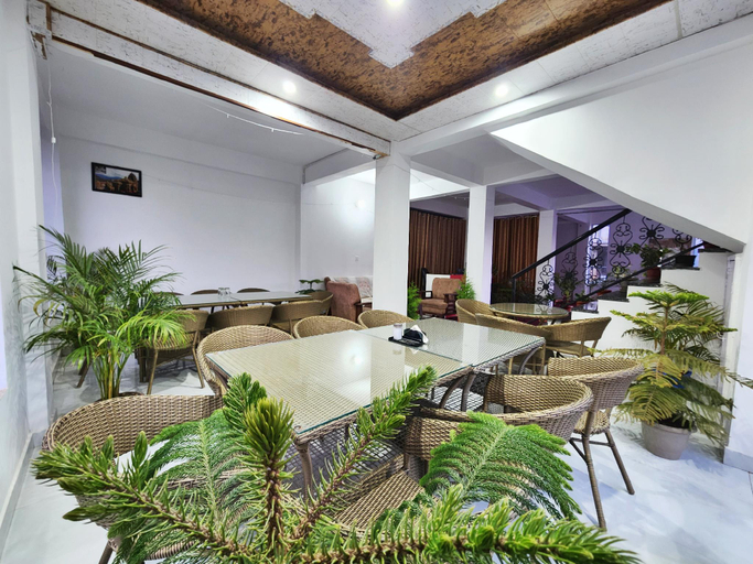 Public Area 2, Solitude Inn by Epic Hospitality, Shimla