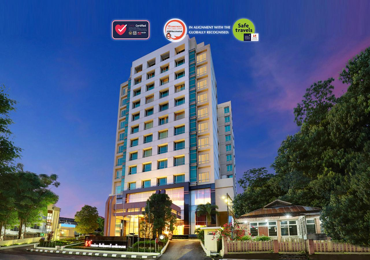 Exterior 5