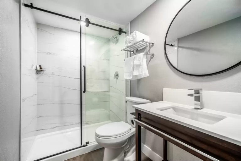 Bathroom 4, Mainstay Suites Moreno Valley, Riverside