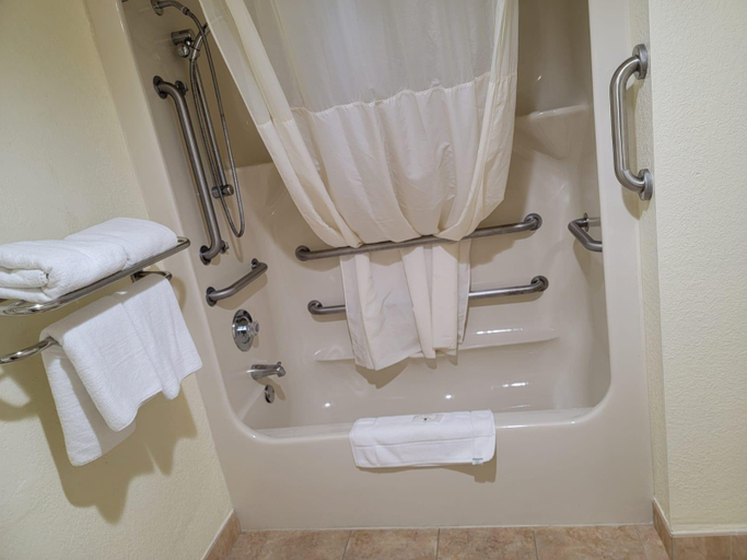 Bathroom 12