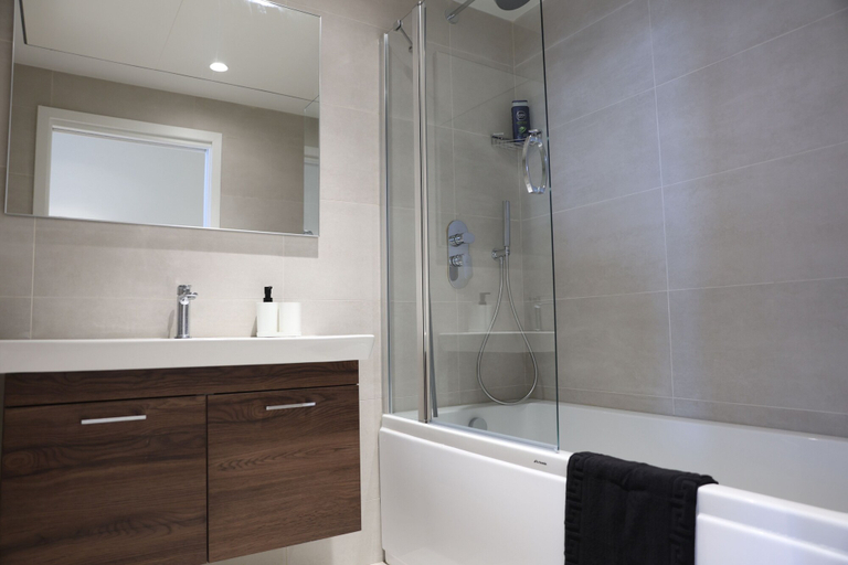 Bathroom 4, Luxury High Floor Suite Mercury Towers, St Julian's