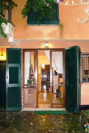 Lovely House, Genova