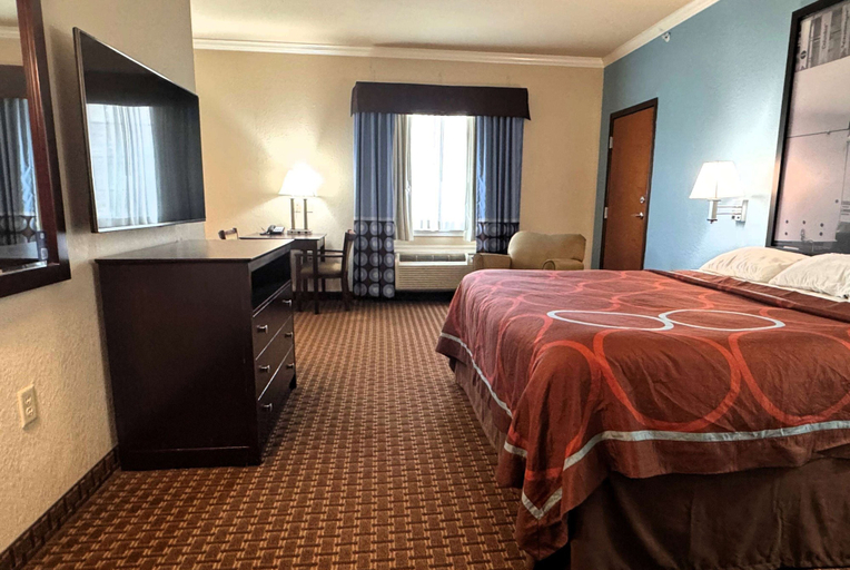 Bedroom 3, Super 8 by Wyndham IAH West/Greenspoint, Houston