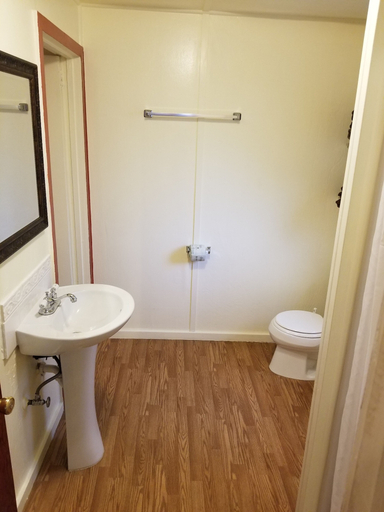 Bathroom 3, Lakeview Terrace Resort, Trinity
