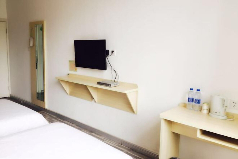 Bedroom 15