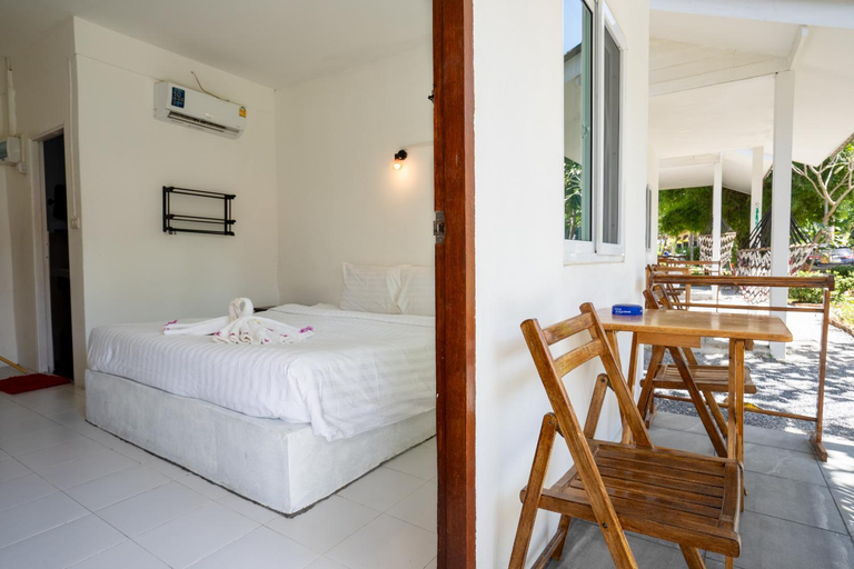 Others 4, Isara Lanta, Ko Lanta
