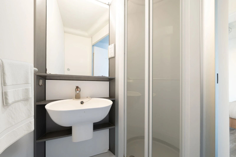 Bathroom 3, For Students Only Chapter Highbury I in London, London