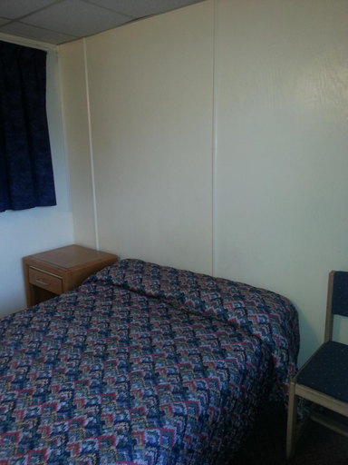 Bedroom 4, Americana Motel, Middlesex