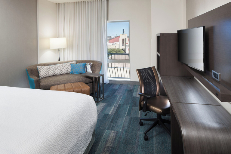 Bedroom 4, Courtyard by Marriott Fort Worth Historic Stockyards, Fort Worth