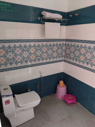 Bathroom, Hotal Royal Restaurant and Bar, Bharatpur