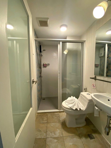 Bathroom 12