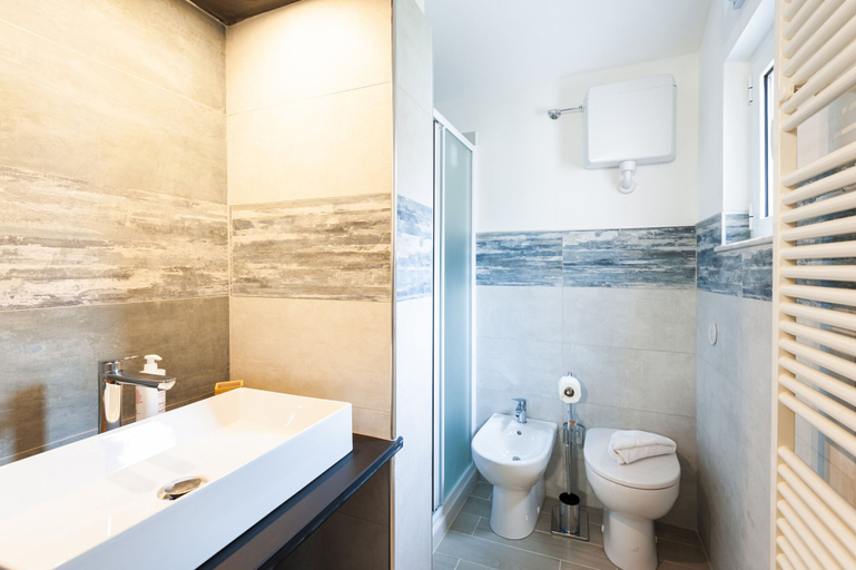 Bathroom 3, Ca' da Lalla by Wonderful Italy, Savona