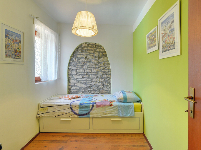Bedroom 3, Spacious Holiday Home in Rakalj With Pool, Marčana