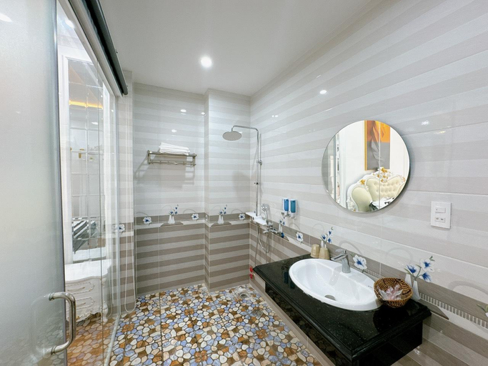 Bathroom 3, Sky Star 2 Hotel, Ninh Kiều