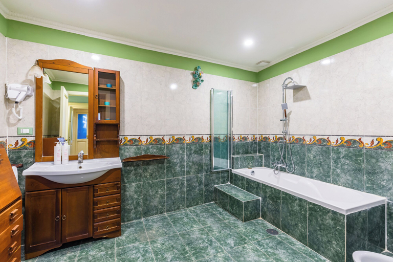 Bathroom 4, Appartamento a Santa Maria La Nova by Wonderful Italy, Napoli