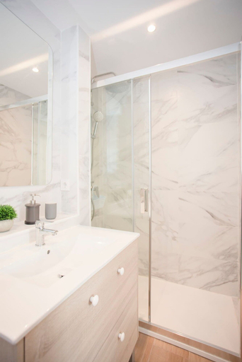 Bathroom 4, Liiiving in Matosinhos - Seaside Cosy Apartment, Matosinhos