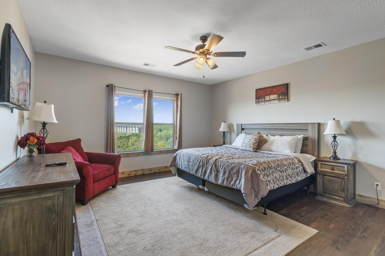 Others 5, CC280- Lakefront Haven, Taney