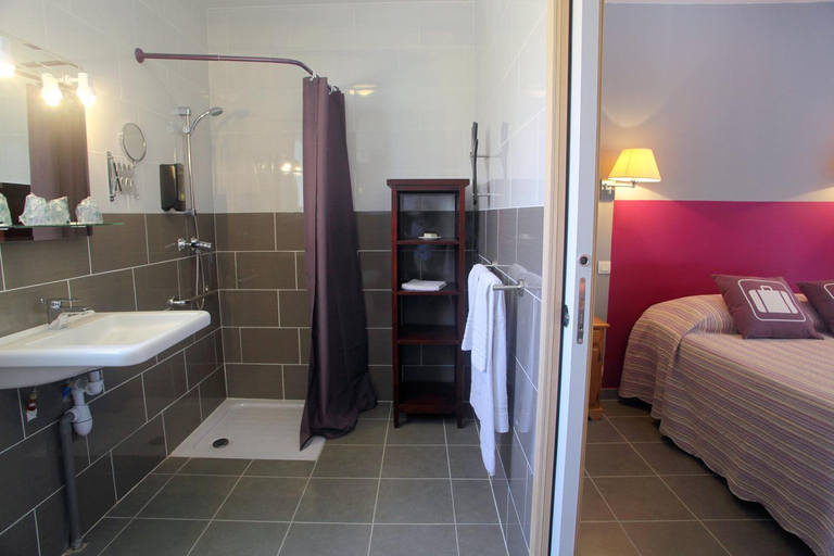 Bedroom, Logis Hotel Le Vieux Moulin, Hérault
