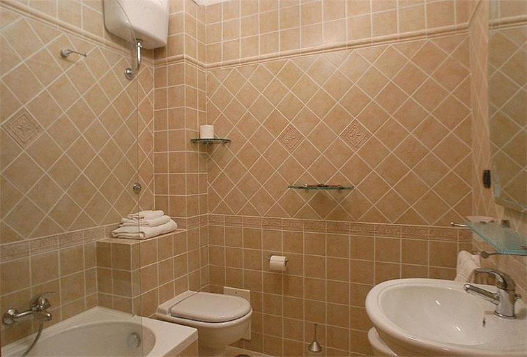 Bathroom 4, Hotel Amadeus, Caserta